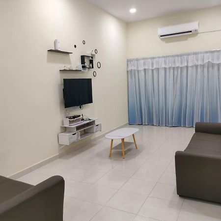 My Homestay Sitiawan - Astronaut Space House 8 Pax Bagian luar foto