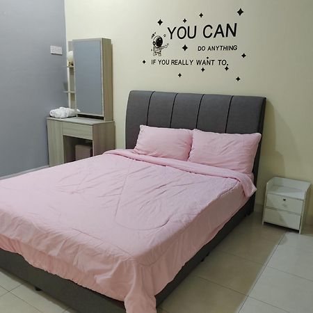My Homestay Sitiawan - Astronaut Space House 8 Pax Bagian luar foto