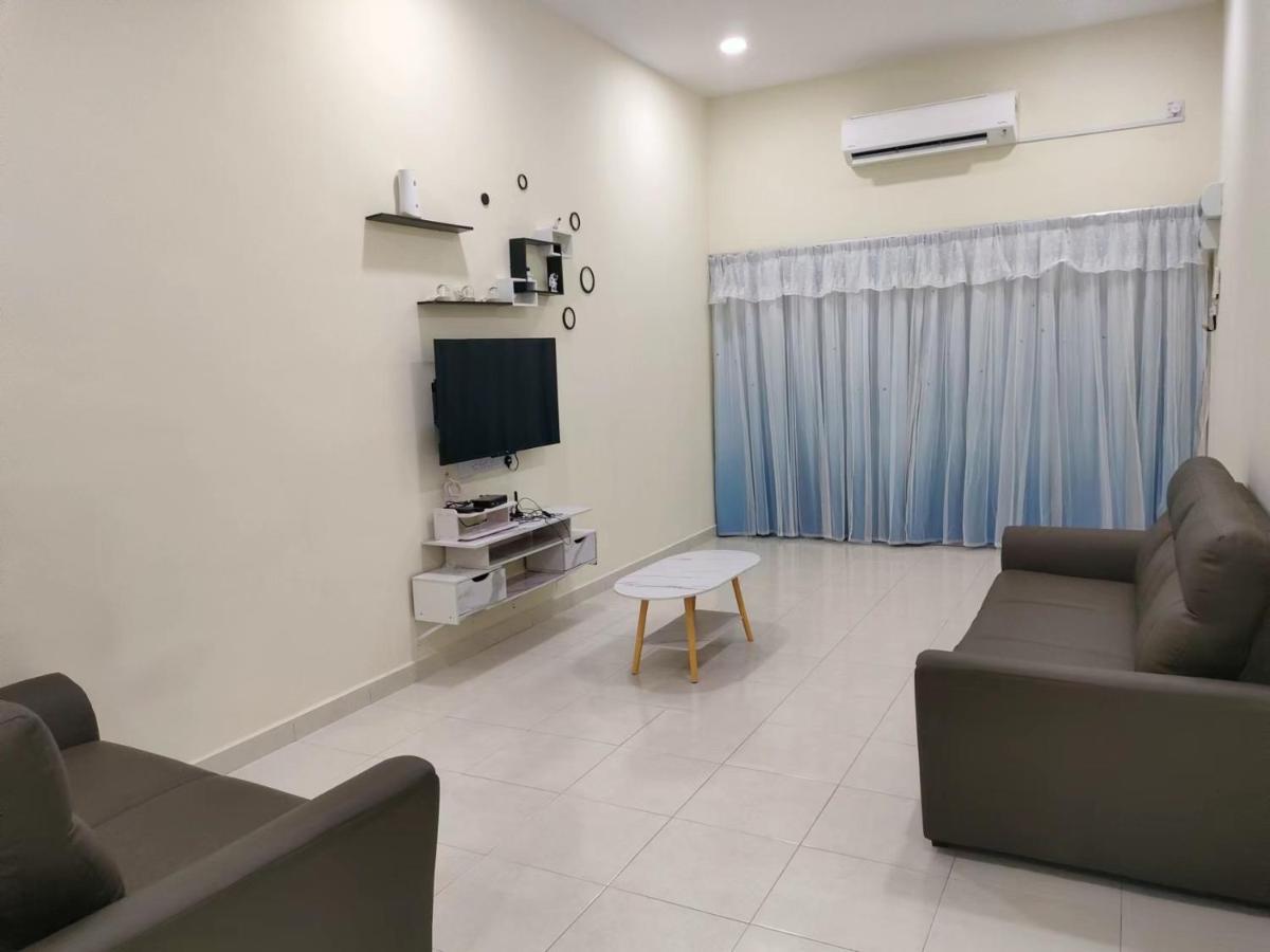 My Homestay Sitiawan - Astronaut Space House 8 Pax Bagian luar foto